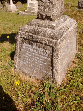 Thomas Lee's memorial